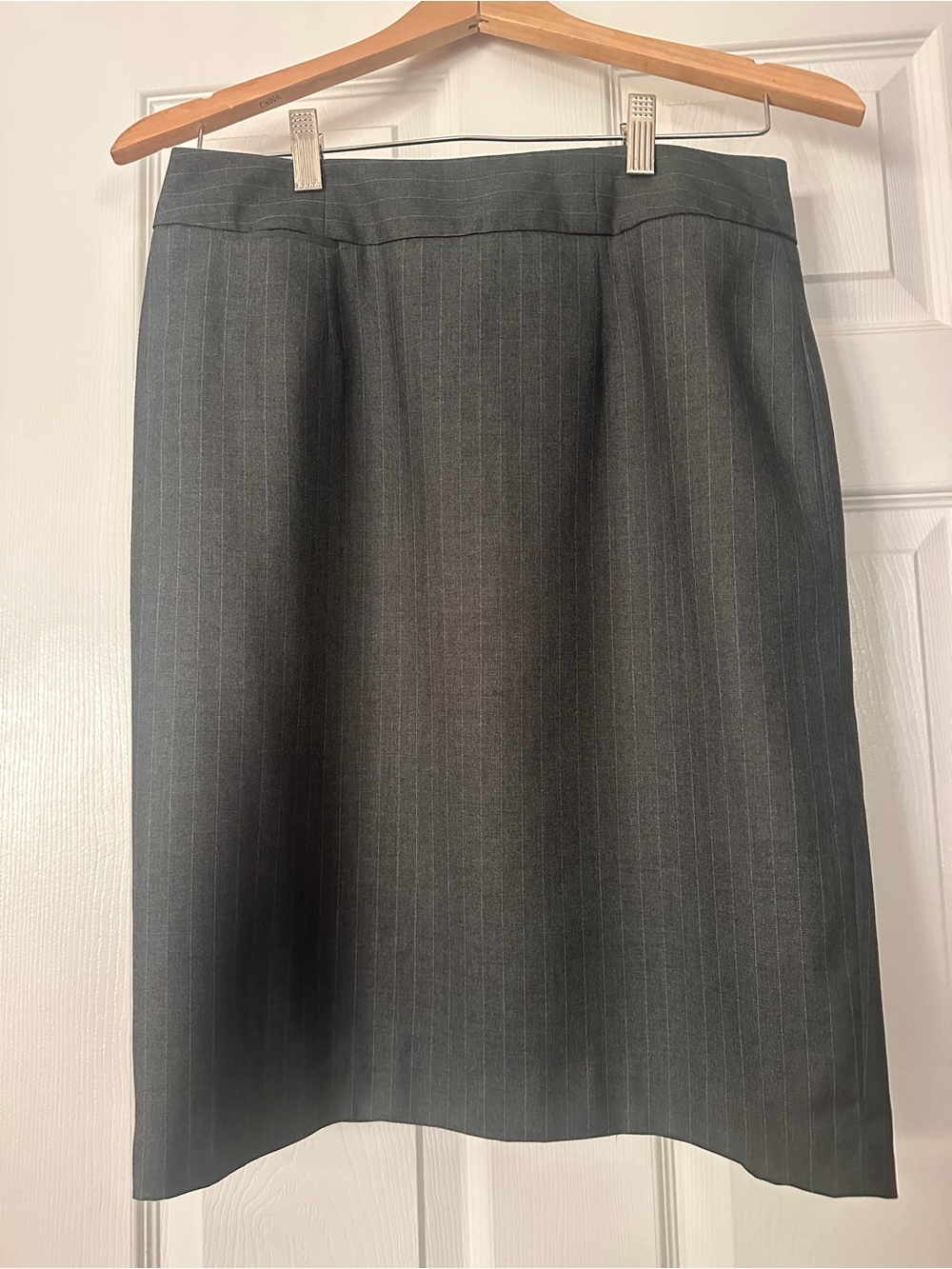 Calvin Klein Women's Pencil Skirt, Low-waisted, Size 6, Gray Twill Pinstripe